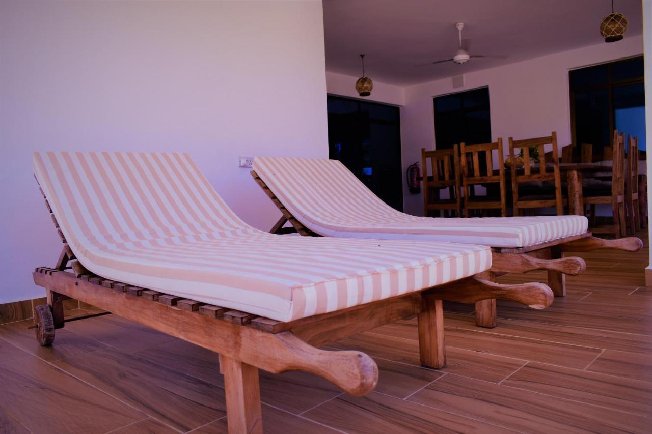 Private Backdoor Villa With Big Swimming Pool And Services Of Chef Included Diani Beach Exterior foto