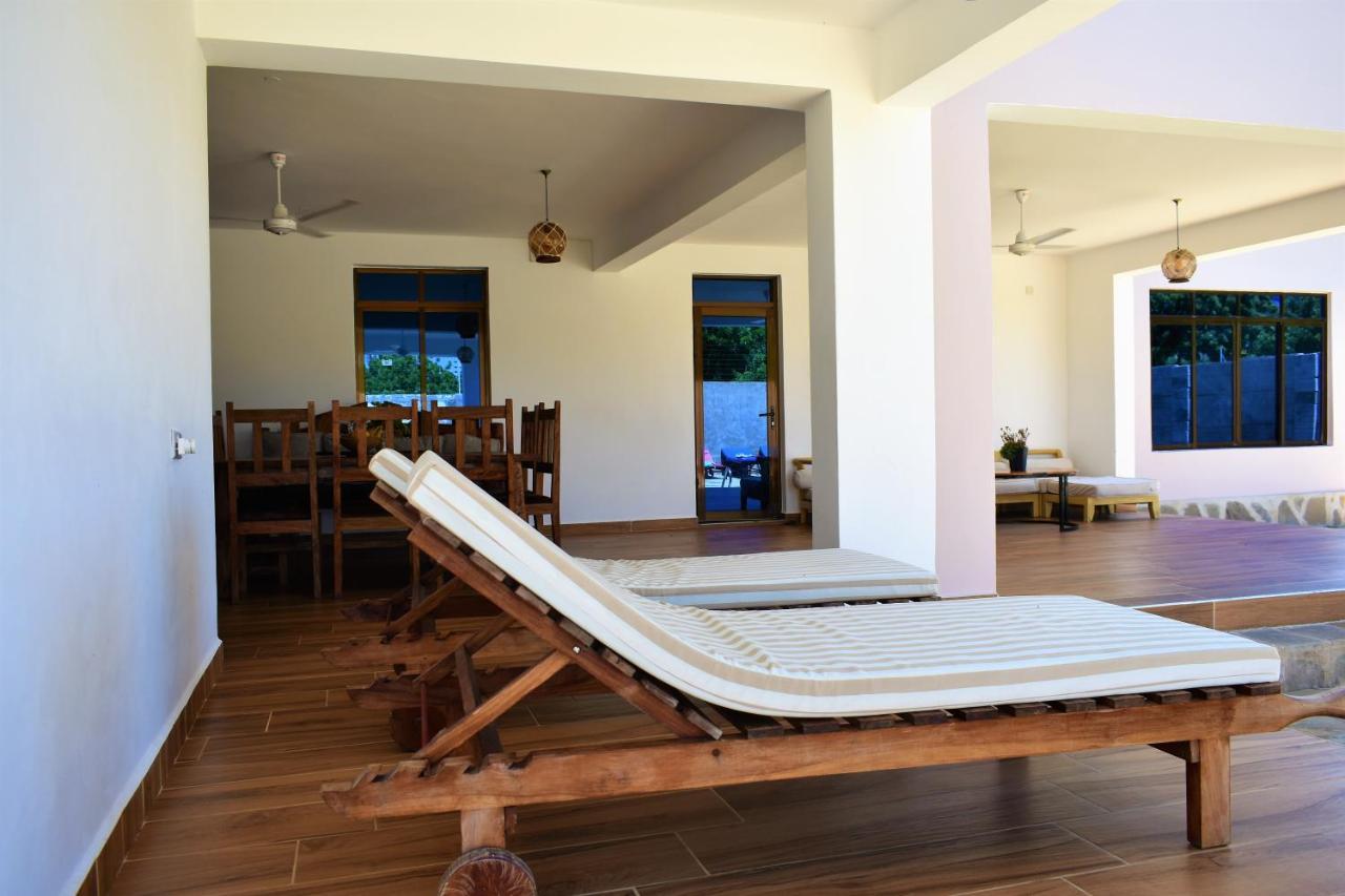 Private Backdoor Villa With Big Swimming Pool And Services Of Chef Included Diani Beach Exterior foto