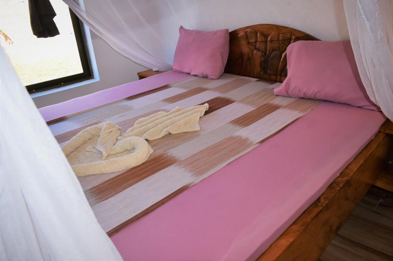 Private Backdoor Villa With Big Swimming Pool And Services Of Chef Included Diani Beach Exterior foto