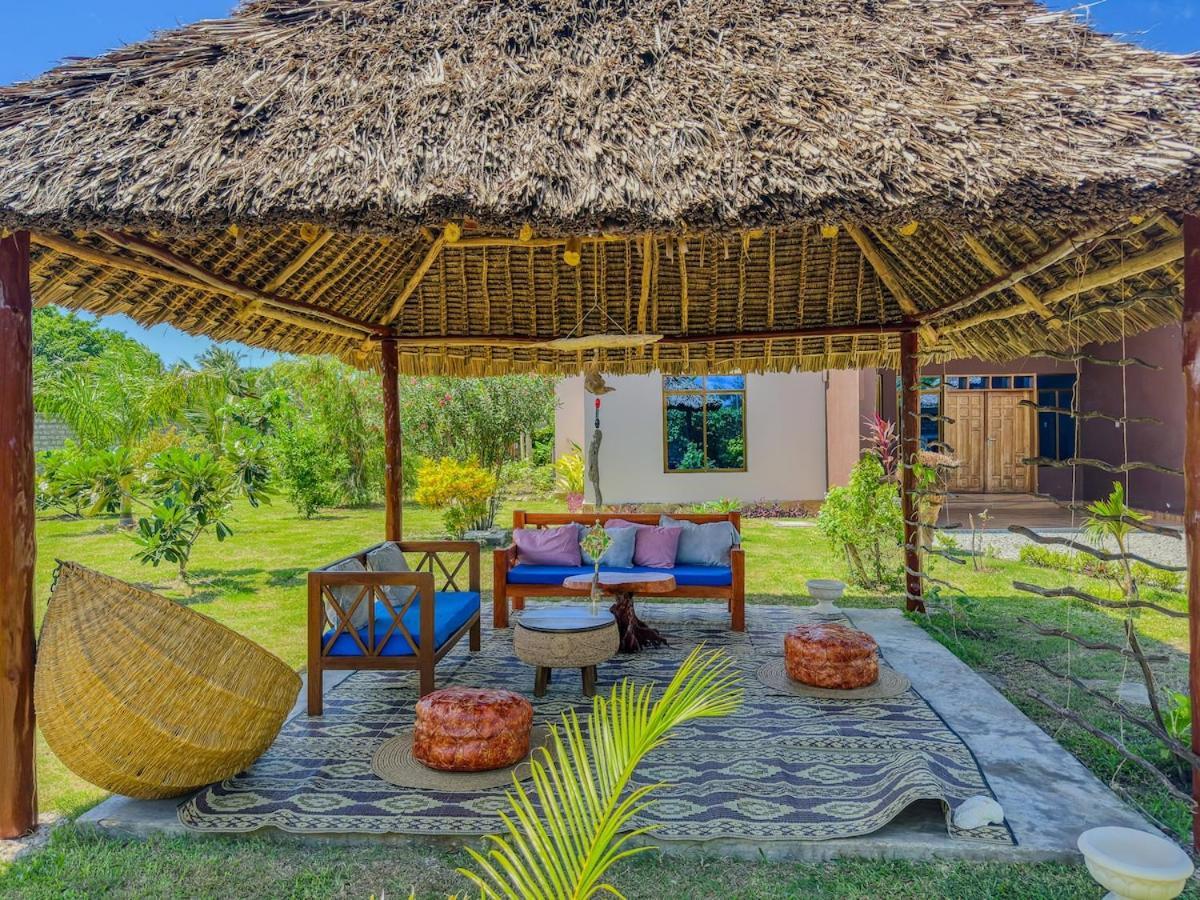 Private Backdoor Villa With Big Swimming Pool And Services Of Chef Included Diani Beach Exterior foto