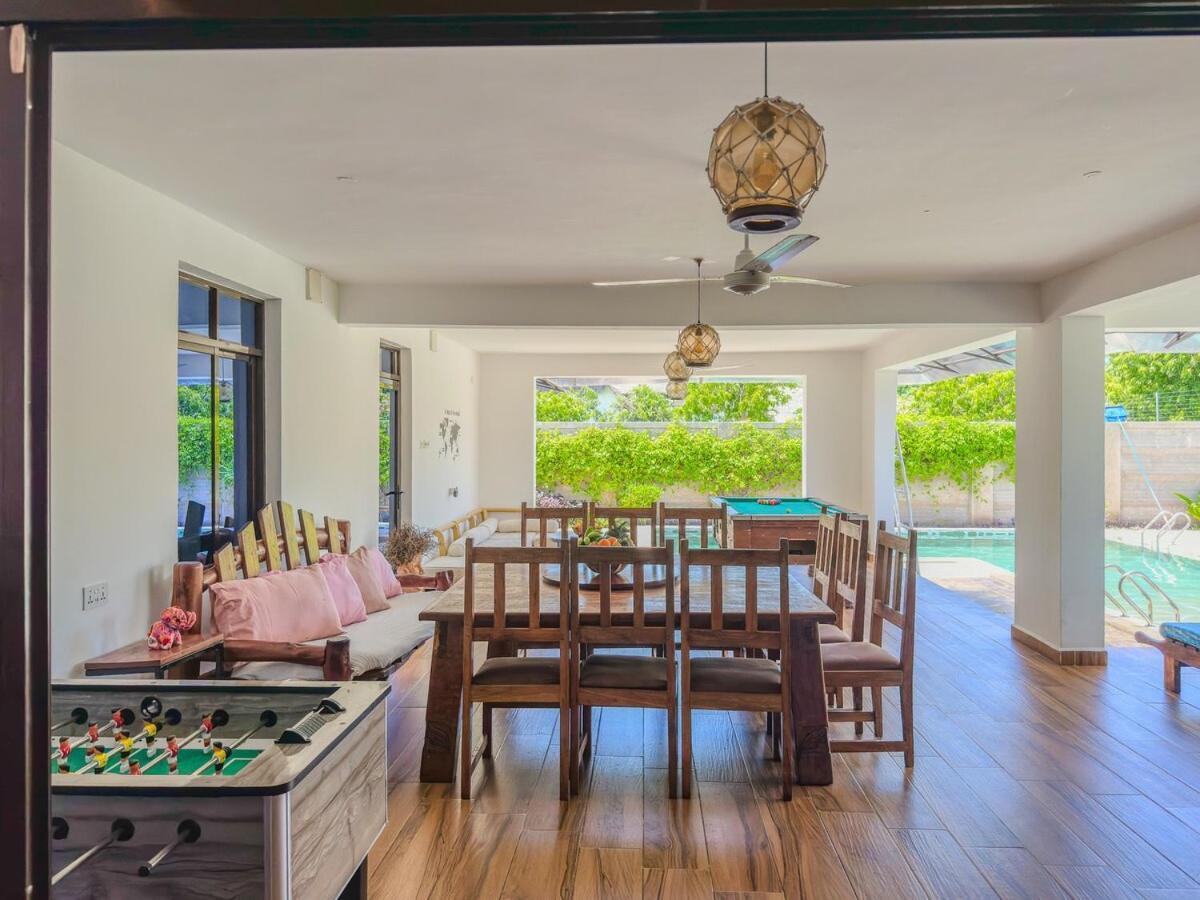 Private Backdoor Villa With Big Swimming Pool And Services Of Chef Included Diani Beach Exterior foto